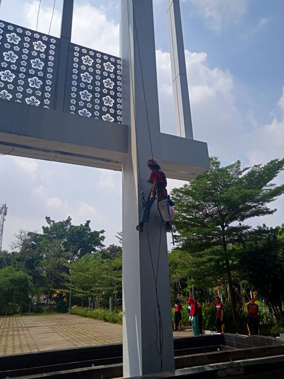 Dokumentasi pengecatan eksterior Balai Kota Tangerang Selatan